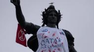 Protestos em Paris contra Mundial no Qatar (Foto AP)