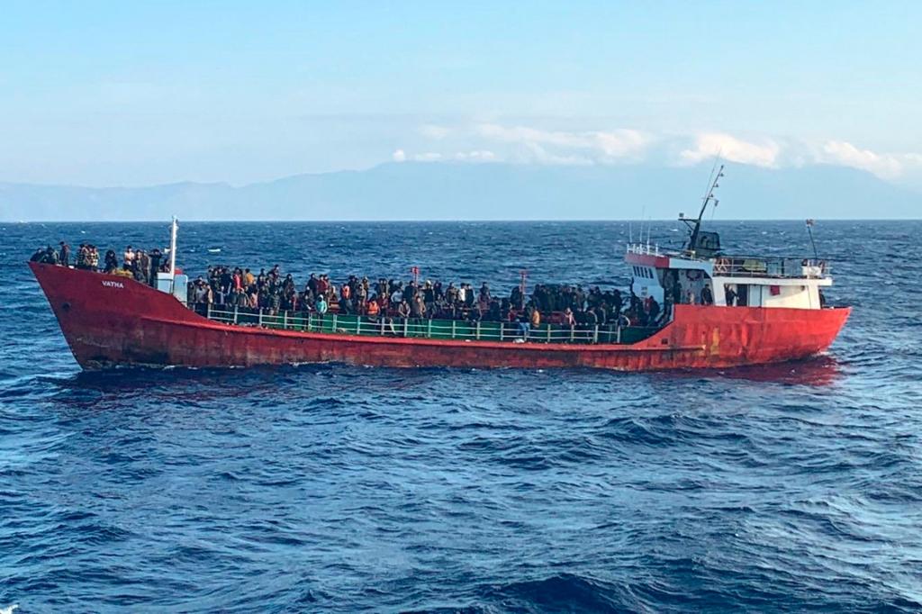 Migrantes em Creta (Associated Press)