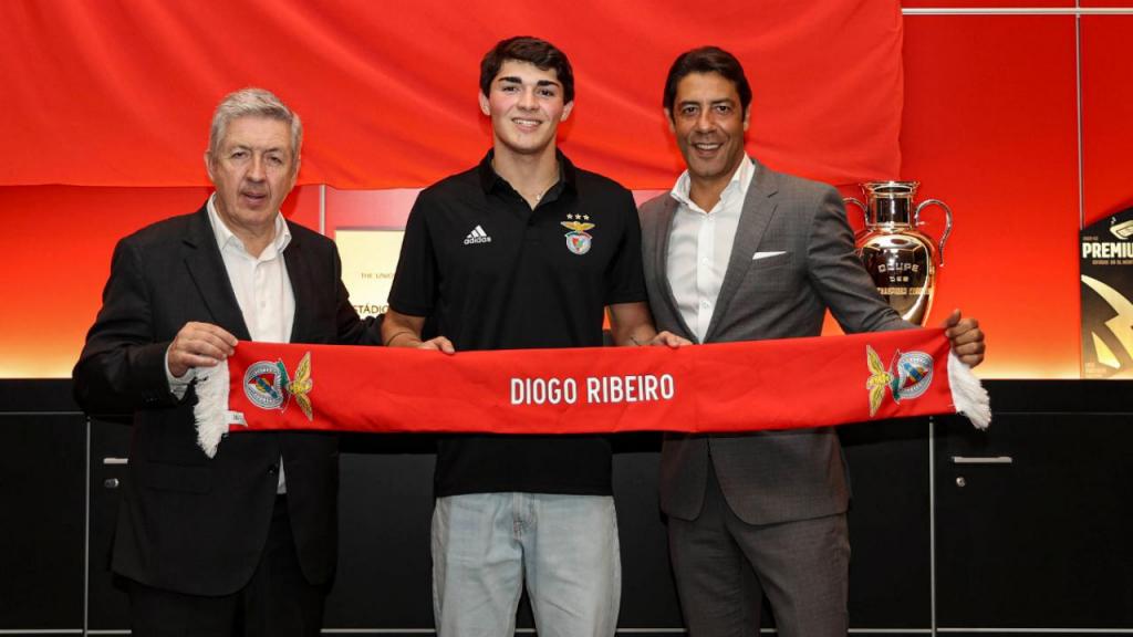 Natação: Benfica renova com Diogo Ribeiro
