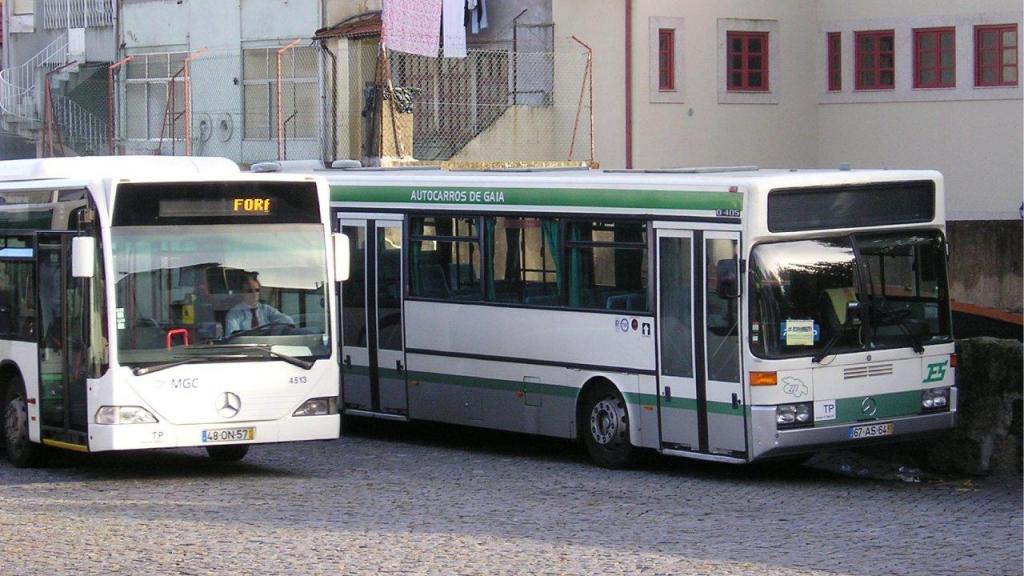 Área Metropolitana do Porto vai ter autocarros uniformizados (Foto: KK70088/Flickr))