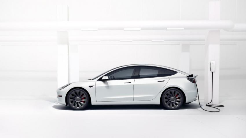 Tesla Model 3 - AWAY