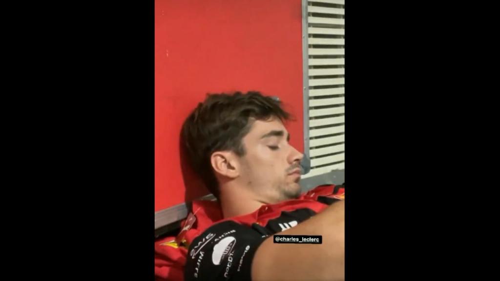 Leclerc adormece durante a goleada de Espanha à Costa Rica