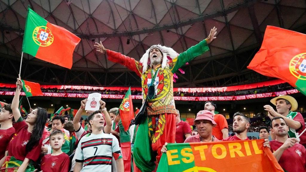 Adeptos apoiam Portugal antes do jogo com o Uruguai