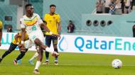 Ismaila Sarr bate o penálti para o 0-1 no Equador-Senegal