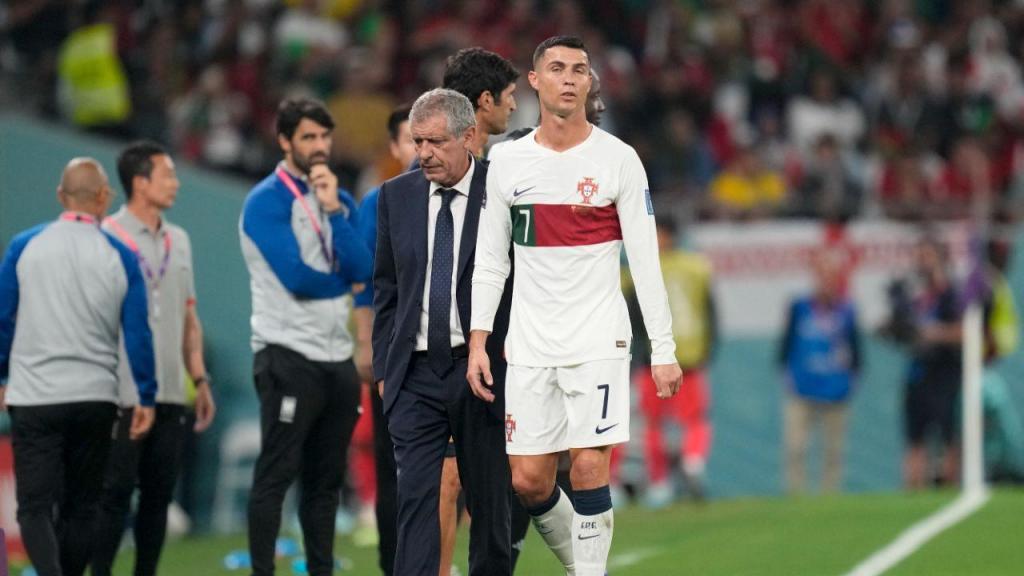 Cristiano Ronaldo instantes após ser substituído no Coreia do Sul-Portugal