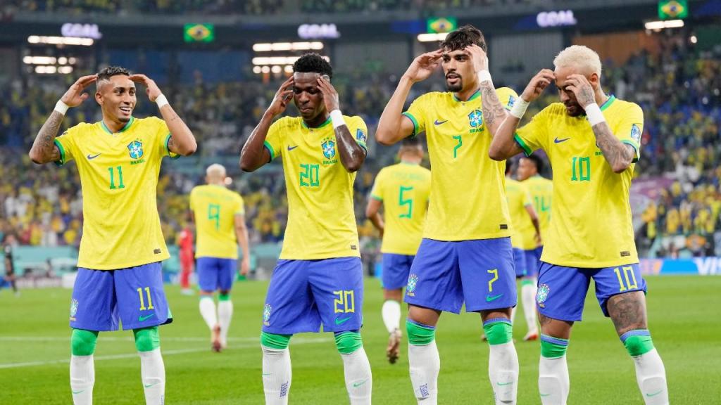 Raphinha, Vinicius Junior, Lucas Paqueta e Neymar festejam o 1-0 no Brasil-Coreia do Sul