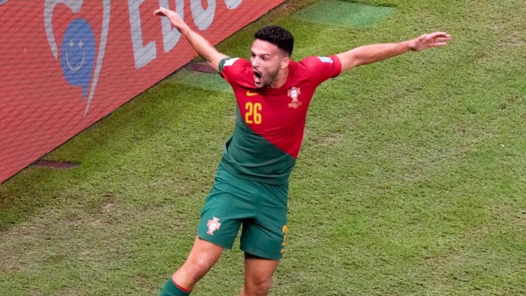 Gonçalo Ramos festeja o 1-0 no Portugal-Suíça