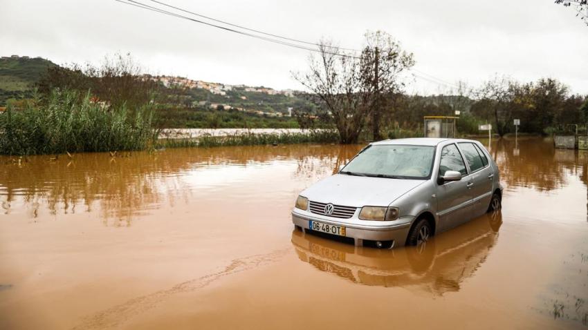 Inundações em Portugal - AWAY