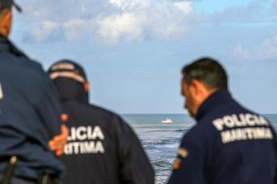 Aveiro: Pai e filho que estavam desaparecidos no mar foram encontrados com vida - TVI