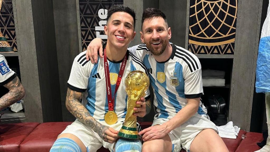 Enzo Fernández com Messi (foto Instagram Enzo Fernandez)