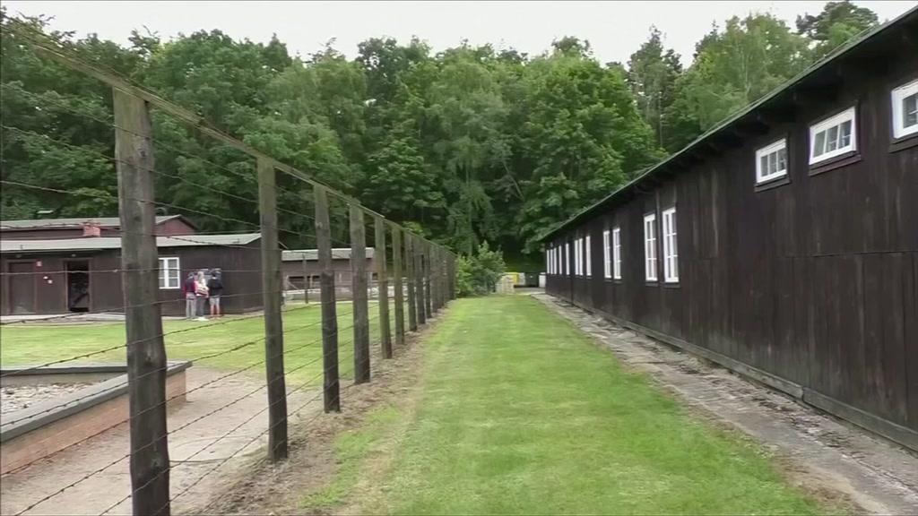 Secretária em campo de concentração nazi é condenada aos 97 anos
