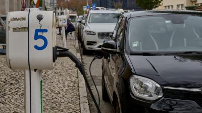 Comissão Europeia vai lançar investigação anti-subsídios a carros elétricos chineses - TVI