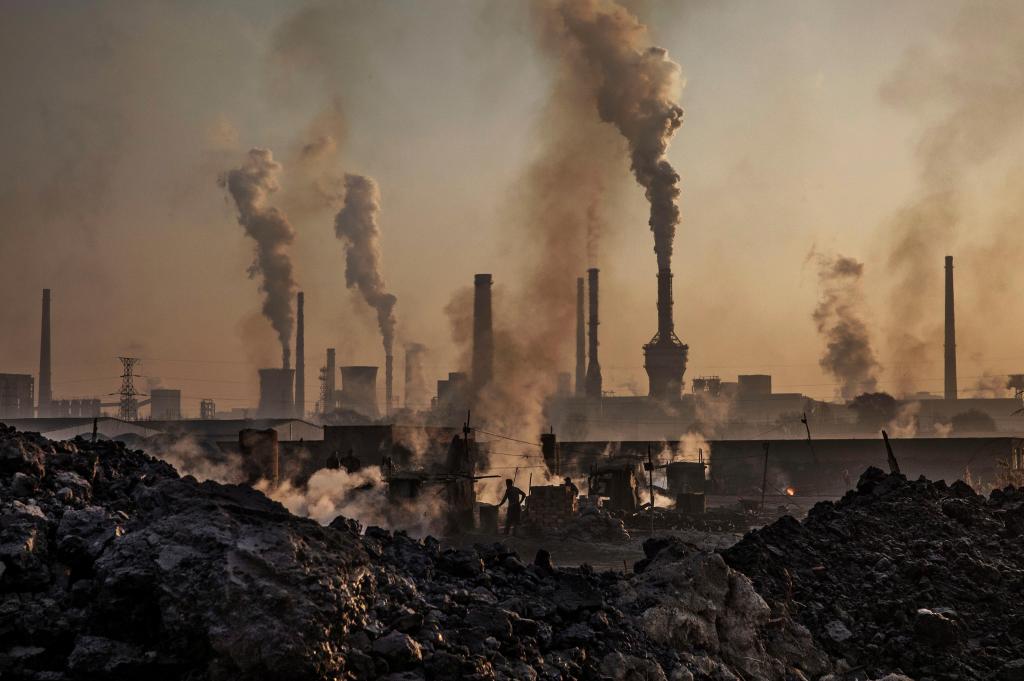 Poluição em fábrica chinesa (Getty Images)