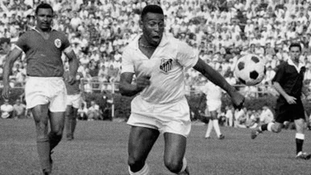 Pelé - Santos-Benfica 1964 (Foto Twitter Pelé)