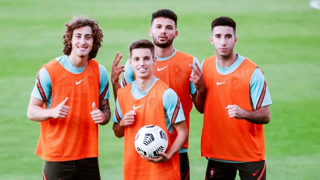 Fábio Silva, Tiago Dantas, Gonçalo Ramos e Gonçalo Inácio na seleção sub-21 (FPF)