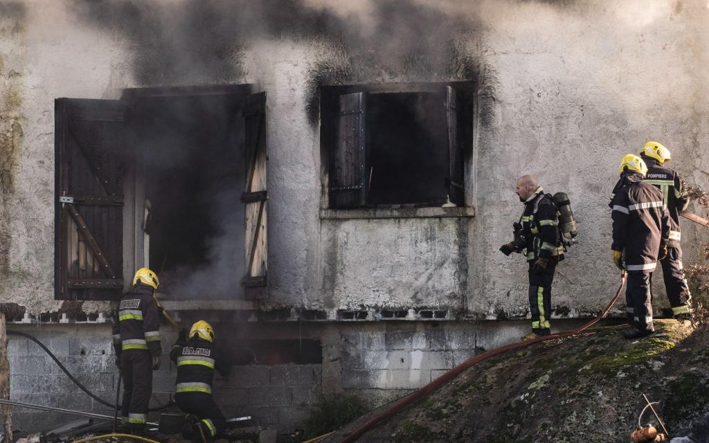 Incêndio numa habitação em Mangualde (Lusa/Nuno André Ferreira)