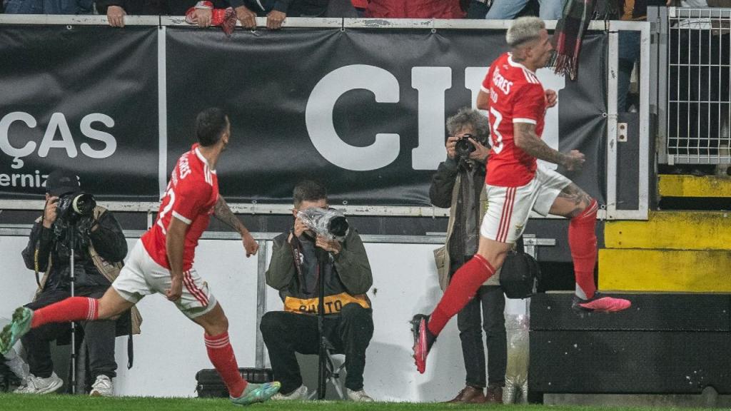 Enzo Fernández fez o 0-2 no Varzim-Benfica (Rui Manuel Farinha/Lusa)