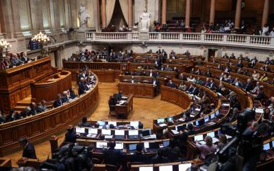 Revisão constitucional: PS recusa redução de deputados e alterações aos círculos eleitorais - TVI