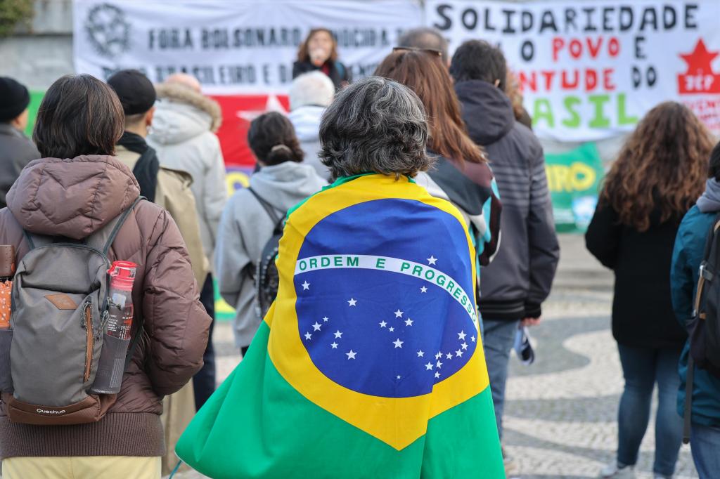 Concentração "Em defesa da democracia brasileira e apoio ao Presidente Lula"
