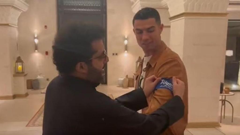 Ronaldo recebe braçadeira da equipa «Riyadh Season» (twitter)
