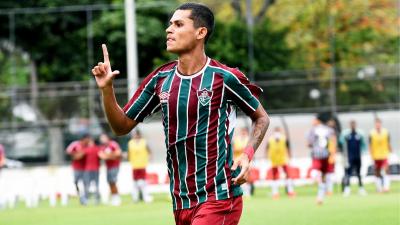 FC Porto acerta empréstimo de Luan Brito com o Fluminense - TVI