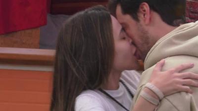 Big Brother: O primeiro beijo nunca se esquece. Recorde os mais marcantes das últimas edições - TVI