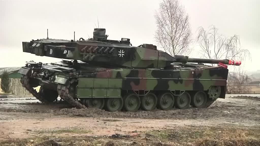 Zelensky diz que Portugal quer fornecer carros de combate Leopard 2 à Ucrânia
