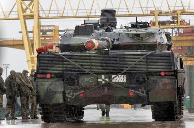 "Se não enviam os carros de combate, que solução têm para expulsar as forças russas da Ucrânia?" Porque a Alemanha hesita em ‘libertar’ os Leopard 2 - TVI