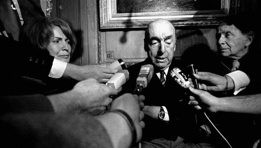 O escritor Pablo Neruda (Arquivo AP)