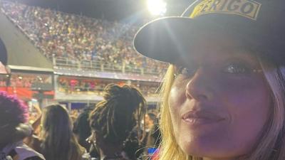 Kelly Bailey celebra aniversário no carnaval do Rio de Janeiro e exibe a 'barriguinha' - TVI