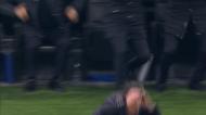 Lautaro falha a bola por centímetros e Inzaghi ajoelha-se com o desespero
