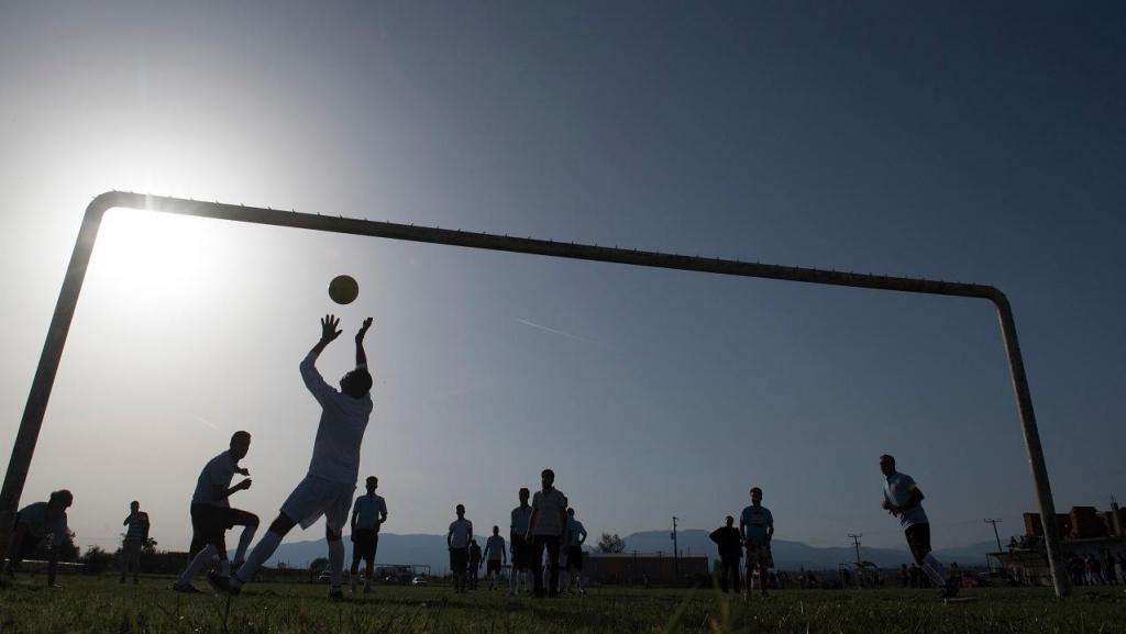Futebol amador (AP Photos/Giannis Papanikos)
