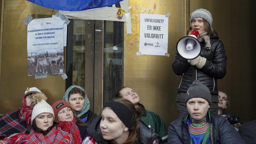 Greta Thunberg em manifestação contra parque eólico (foto: Ole Berg-Rusten/NTB Scanpix via AP) 