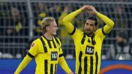 Julian Brandt e Emre Can festejam golo no Borussia Dortmund-Leipzig (RONALD WITTEK/EPA)