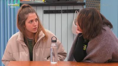 Lara Moniz questiona Carolina Aranda: «Tu tens impressão que eu, a Mariana e a Isa temos um grupinho?» - TVI