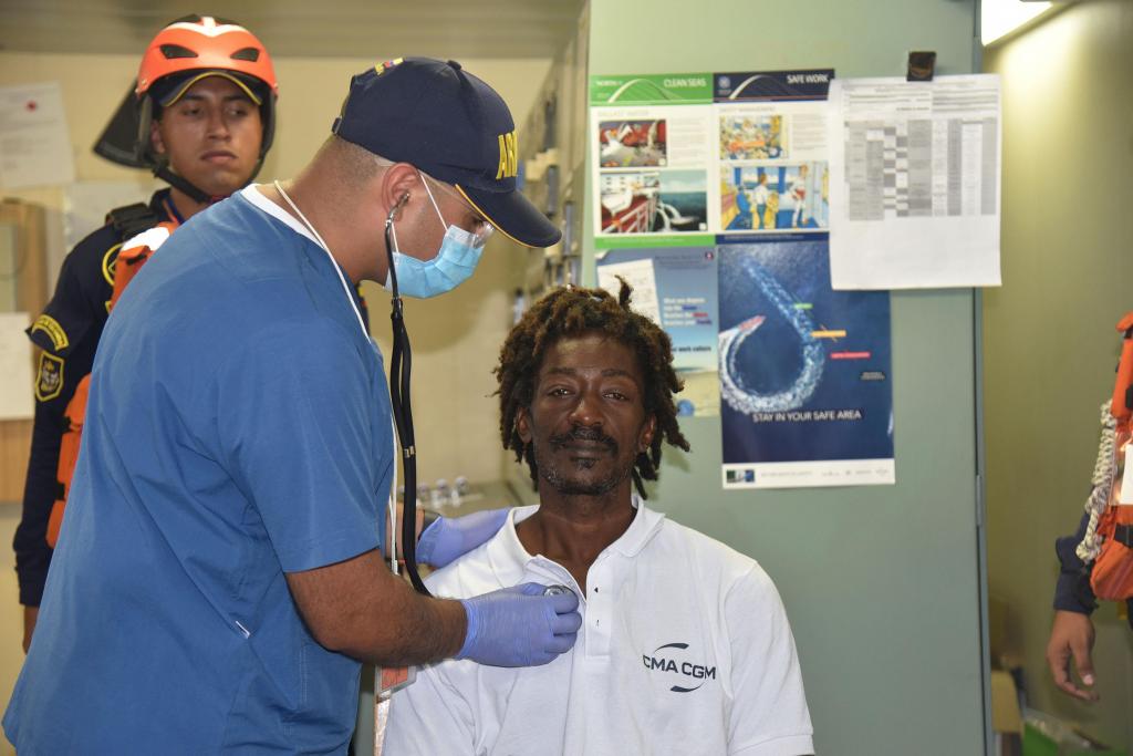Elvis Francois esteve 24 dias à deriva no mar das Caraíbas. Foto: Marinha colombiana via AP
