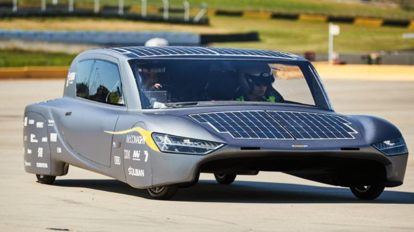 Carro elétrico solar Sunswift 7 - AWAY