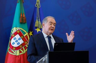O FMI acha que a economia portuguesa vai crescer acima do previsto pelo Governo. O ministro da Economia reage: "O FMI acerta muito pouco" - TVI