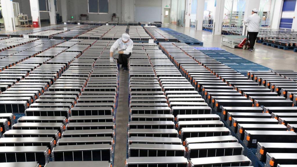 Fábrica de baterias de lítio (foto: STR/AFP via Getty Images)