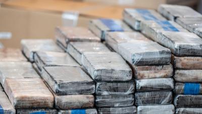 Quase cinco toneladas de cocaína escondida entre bananas apreendidas em Lisboa - TVI