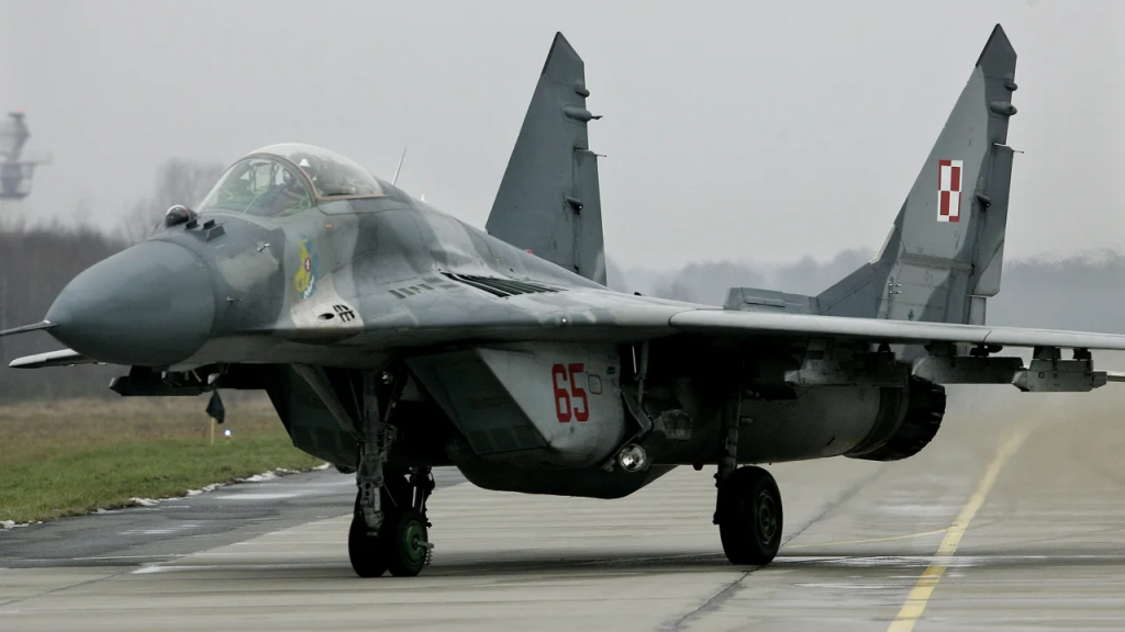 Os MiG-29 polacos são os primeiros aviões de combate a serem entregues à Ucrânia por um membro da NATO. Peter Andrews/Reuters/File