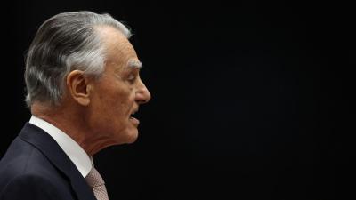 Cavaco Silva entende que não deve fazer "quaisquer comentários" porque a situação política está ainda mais "perigosa" - TVI