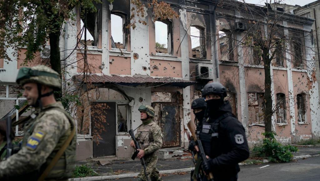 Destruição em Izium, Ucrânia (AP)