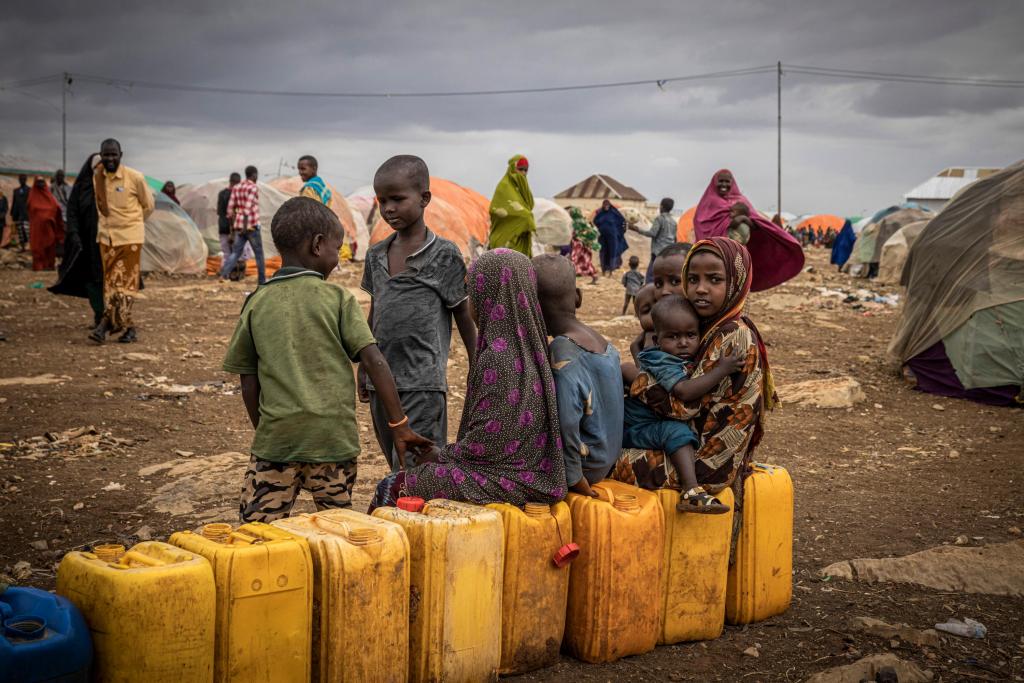 Crianças na região de Baidoa, na Somália, que enfrenta uma seca severa. Foto: Ed Ram/Getty Images/File