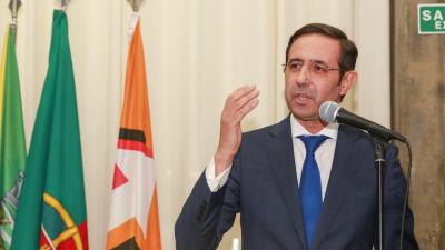 Deputado do PSD constituído arguido pela "alegada prática" de crimes pede para ser reintegrado na bancada parlamentar - TVI