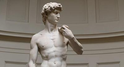 Diretora de escola dos EUA renuncia após queixa de pai por causa da nudez da estátua de Michelangelo - TVI
