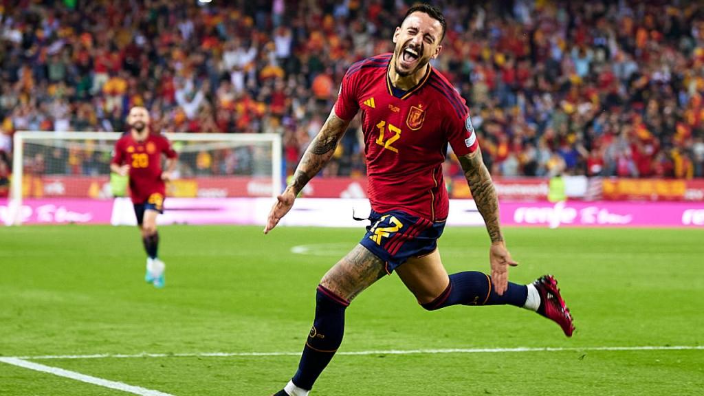 Joselu bisou na estreia pela seleção espanhola (Photo by Silvestre Szpylma/Quality Sport Images/Getty Images)