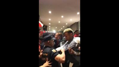 VÍDEO: polícia espanhola em troca de empurrões com jogadores do Peru - TVI