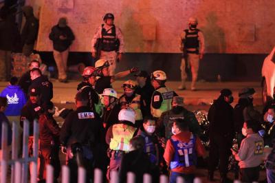 Sobe para 39 o número de mortos num centro de detenção na fronteira mexicana - TVI