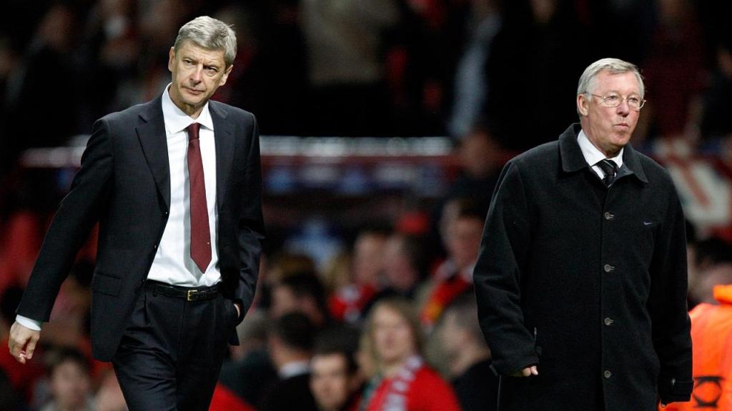 Arsène Wenger e Alex Ferguson num Manchester United-Arsenal, em abril de 2009 (Jon Super/AP)
